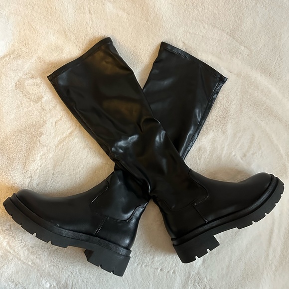 Steve Madden Black Boots - Picture 1 of 1